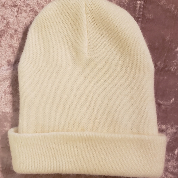 AMANDA SMITH Winter White Fuzzy Acrylic Beanie Winter Hat - Picture 2 of 7